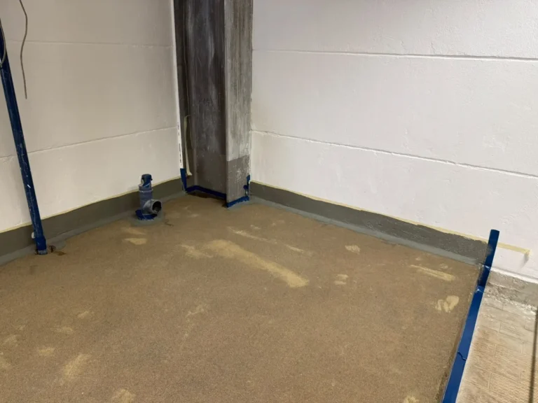 Wandsockel in einer Tiefgarage