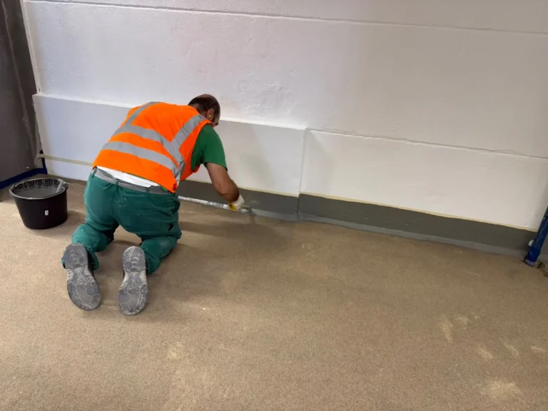 Arbeiten an einer Tiefgaragenwand