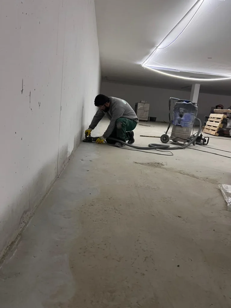 Bodenvorbereitung im Innenraum