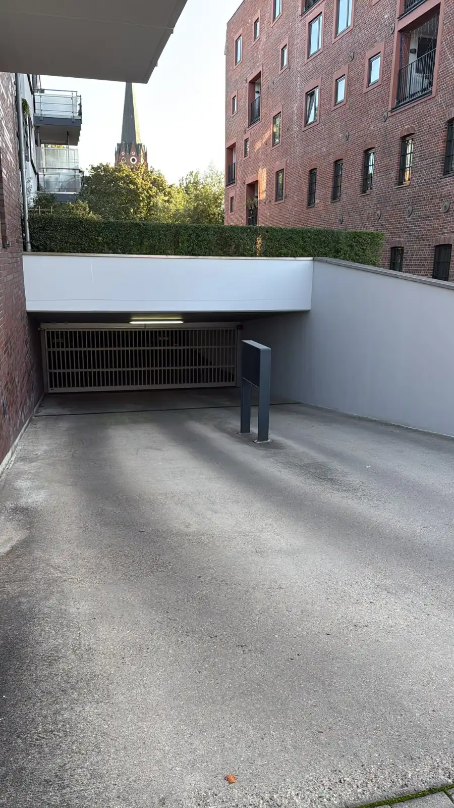 Zufahrtsrampe zu einer Tiefgarage